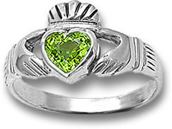 Серебряное кольцо Claddagh с драгоценным камнем перидот