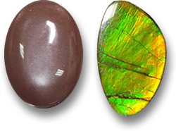 Лунный камень (слева) и аммолит (справа)