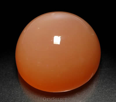 Кабошон оранжевого лунного камня