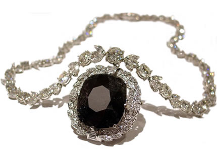 Черный бриллиант Орлова с ожерельем