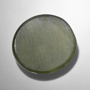 Натуральный зелёный actinolite cat's eye 9,44 карата огранка овал, полупрозрачный