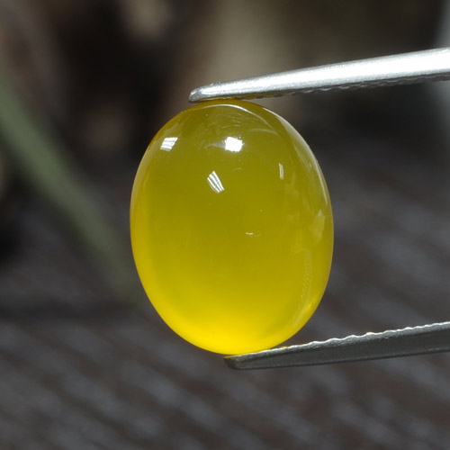 3.84 карата, натуральный Светло-медово-желтый Агат, Огранка Овал, Полупрозрачный