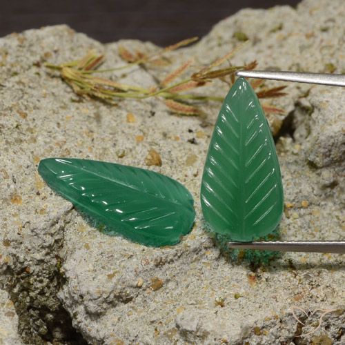 8.55 карата, натуральный Теплый зеленый Агат, причудливая, Полупрозрачный