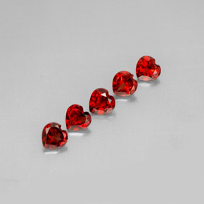  карата, натуральный Темно-красный Гранат Альмандин, Форма сердца, Чистота VS