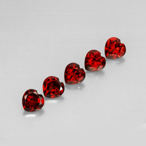  карата, натуральный Темно-красный Гранат Альмандин, Форма сердца, Чистота VS