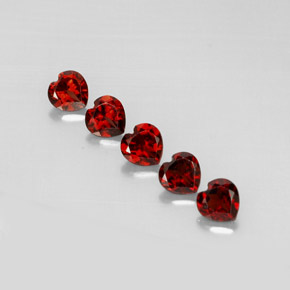  карата, натуральный Темно-красный Гранат Альмандин, Форма сердца, Чистота VS