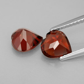  карата, натуральный Темно-красный Гранат Альмандин, Форма сердца, VVS-VS