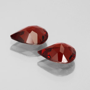  карата, натуральный Темно-красный Гранат Альмандин, Форма груши, VVS-VS