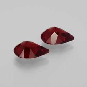 Натуральный Темно-красный Гранат Альмандин  карата Форма груши, Чистота VVS