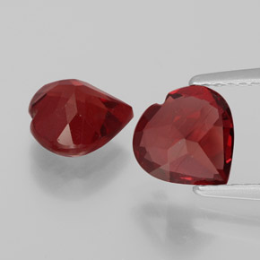  карата, натуральный Темно-красный Гранат Альмандин, Форма сердца, Чистота VS