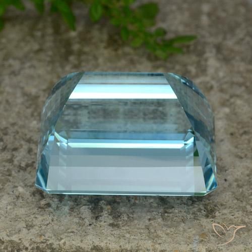 40.56 карата, натуральный Deep Aqua Blue (темно-синий) Аквамарин, Октагон / Изумрудная Огранка, Чистота VVS