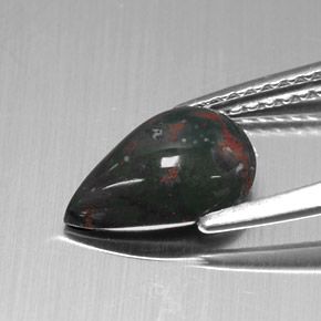 1.51 карата, натуральный Пятнисто-зеленый Кровавый Камень/Гелиотроп, Форма груши, Непрозрачный