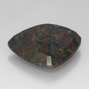 31.69 карата, натуральный Пятнисто-зеленый Кровавый Камень/Гелиотроп, Триллион, Непрозрачный