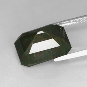 8.69 карата, натуральный Пятнисто-зеленый Кровавый Камень/Гелиотроп, Изумрудная огранка, Непрозрачный