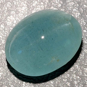 Натуральный зелёный cat's eye aquamarine 11,04 карата прозрачный, полупрозрачный