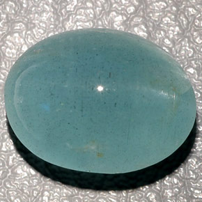 Натуральный зелёный cat's eye aquamarine 11,04 карата прозрачный, полупрозрачный