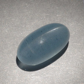 Натуральный зелёный cat's eye aquamarine 9,28 карата огранка овал, полупрозрачный