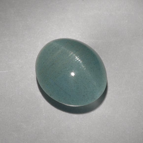 Натуральный зелёный cat's eye aquamarine 8,31 карата прозрачный, полупрозрачный