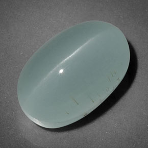 Натуральный зелёный cat's eye aquamarine 7,70 карата прозрачный, полупрозрачный