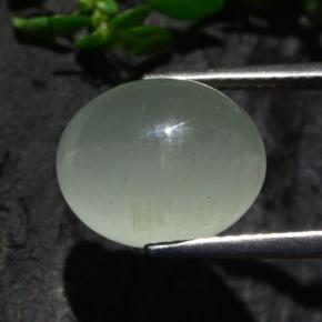 Натуральный зелёный cat's eye aquamarine 7,13 карата огранка овал, полупрозрачный