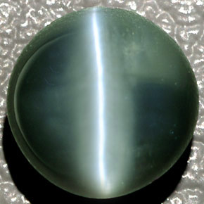 Натуральный зелёный chrysoberyl cat's eye 4,08 карата огранка овал, полупрозрачный