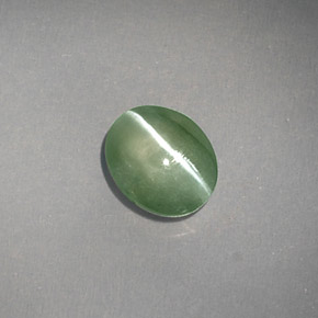 Натуральный зелёный chrysoberyl cat's eye 1,03 карата прозрачный, полупрозрачный