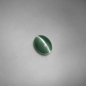 Натуральный зелёный chrysoberyl cat's eye 0,71 карата огранка овал, полупрозрачный