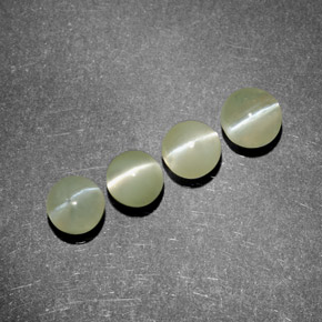 Натуральный зелёный chrysoberyl cat's eye  карата прозрачный, полупрозрачный