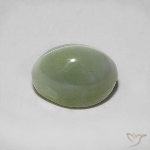 Натуральный зелёный chrysoberyl cat's eye 0,90 карата огранка овал, полупрозрачный