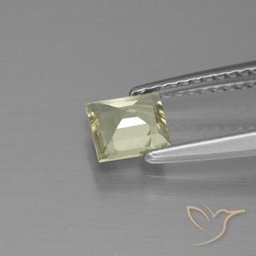 0.62 карата, натуральный Очень светло-желтый Диаспора, меняющая цвет, Квадрат, Чистота VS