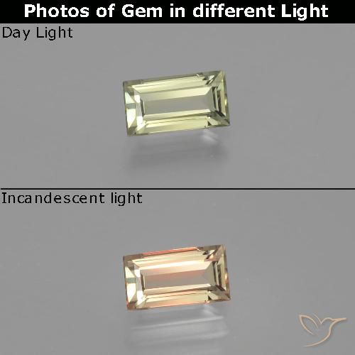 1.27ct Натуральный Очень светло-желтый Диаспора, меняющая цвет, Огранка Багет, Чистота VVS