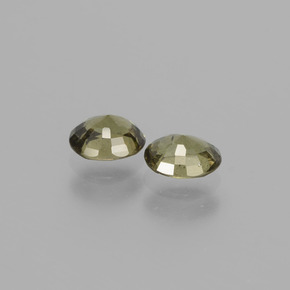  карата, натуральный Зеленовато-коричневый с переходом в красно-розовый Меняющий цвет гранат, Огранка Овал, VS-SI
