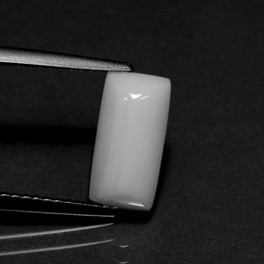 Натуральный белый коралл 1,88 карата багет, непрозрачный