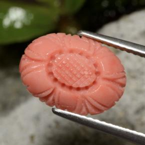 Натуральный красный коралл 3,10 карата цветочная огранка, непрозрачный