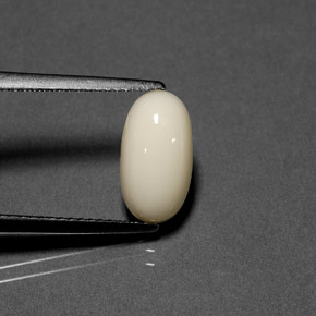 2.23 карата, натуральный Белый Коралловый, Огранка Овал, Непрозрачный
