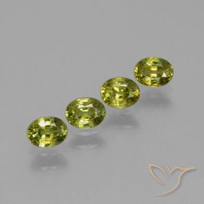 1.02 карата, натуральный Medium Light Green Демантоидный гранат, Овал, Чистота VS