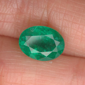 Натуральный зелёный изумруд 1,85 карата огранка овал, SI-I1