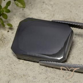 Натуральный черно-серый гематит 16,50 карата изумрудная огранка, непрозрачный