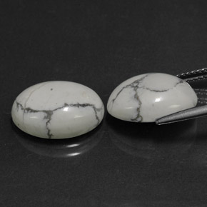  карата, натуральный Серовато-белый Хаулит, Огранка Овал, Непрозрачный