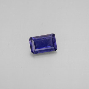 Натуральный синий иолит 0,36 карата изумрудная огранка, чистота VS