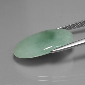 15.88 карата, натуральный Зеленый Жадеит, Огранка Овал, Полупрозрачный