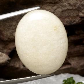 9.73 карата, натуральный Белый Жадеит, Огранка Овал, Полупрозрачный