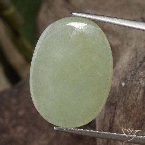 11.65ct Натуральный Средний зеленый Жадеит, Овал, Полупрозрачный