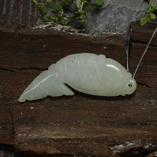 28.60 карата, натуральный Средний зеленый Жадеит, Необычная форма, Полупрозрачный