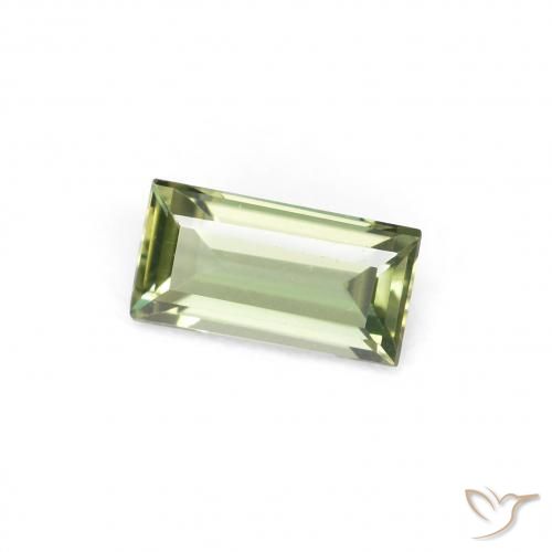 0.31 карата, натуральный Medium Light Green Корнерупин, Огранка Багет, VVS-VS