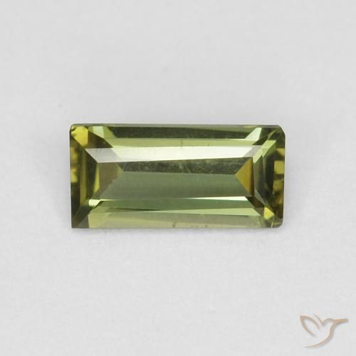 0.27ct Натуральный Оливковый Зеленый Корнерупин, Огранка Багет, VVS-VS