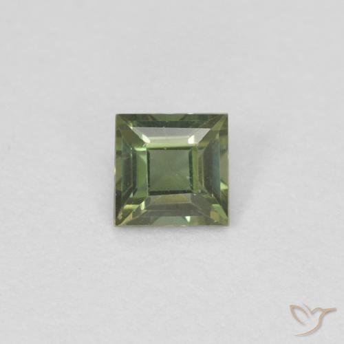 0.20ct Натуральный Medium Dark-Green Корнерупин, Квадрат, Чистота VVS