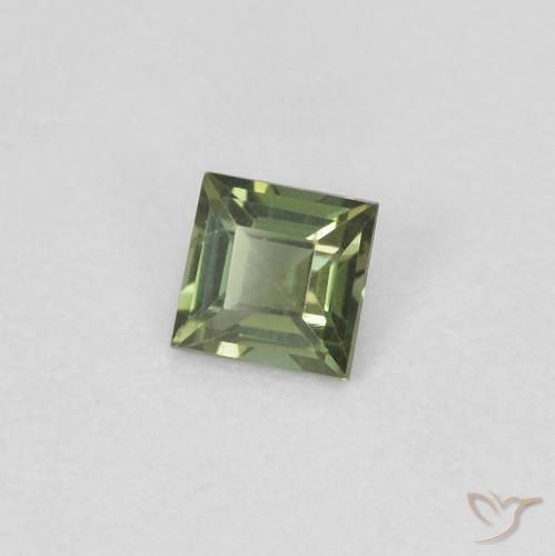 0.20 карата, натуральный Medium Dark-Green Корнерупин, Квадрат, Чистота VVS