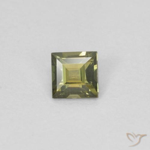0.18ct Натуральный Темно-зеленый Корнерупин, Квадрат, Чистота VVS