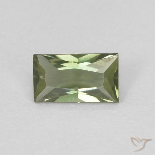 0.20ct Натуральный Теплый лесной зеленый Корнерупин, Огранка Багет, Чистота VVS